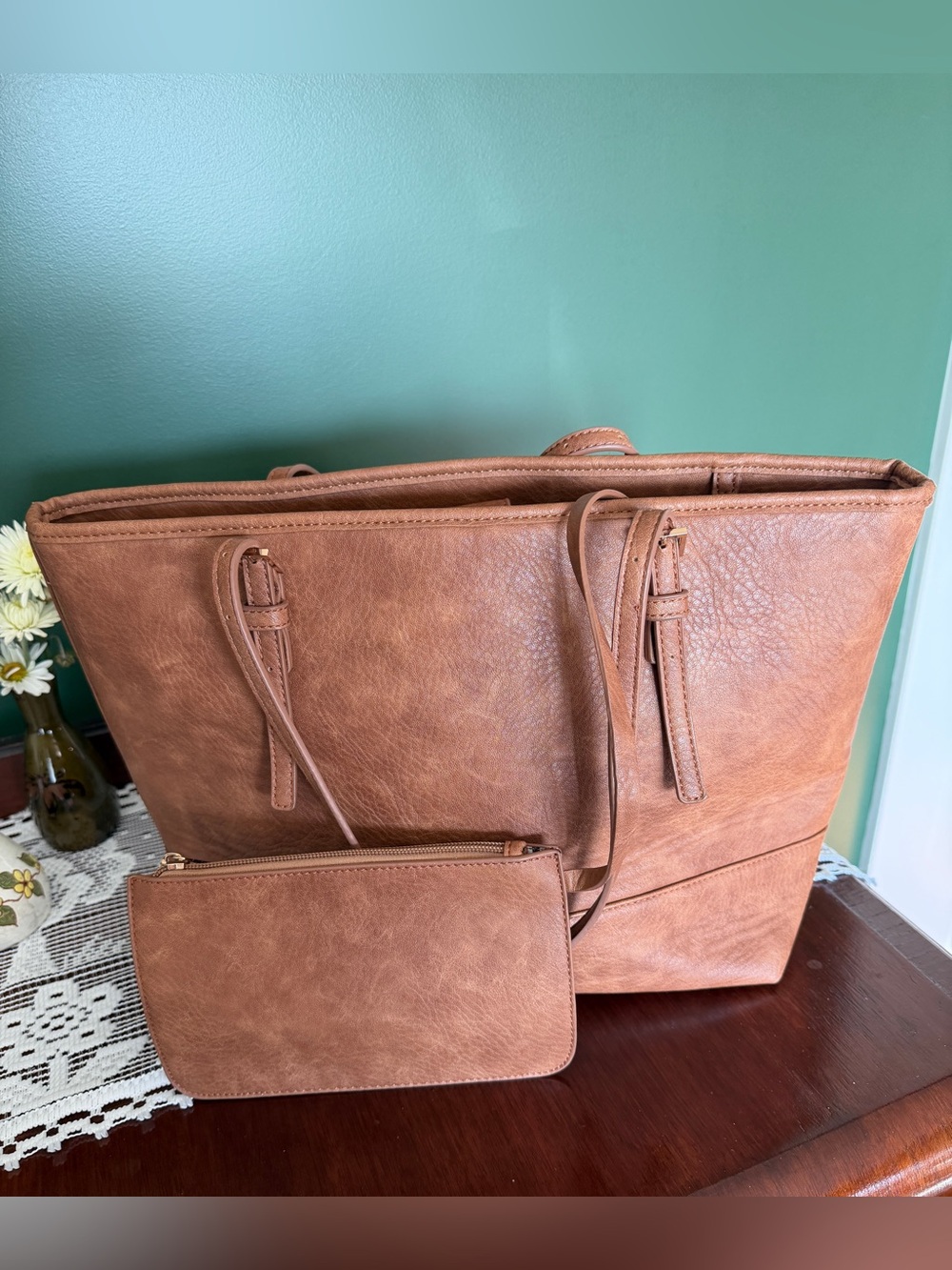 Urban Expressions Tote with Matching Pouch - Picture 1 of 13